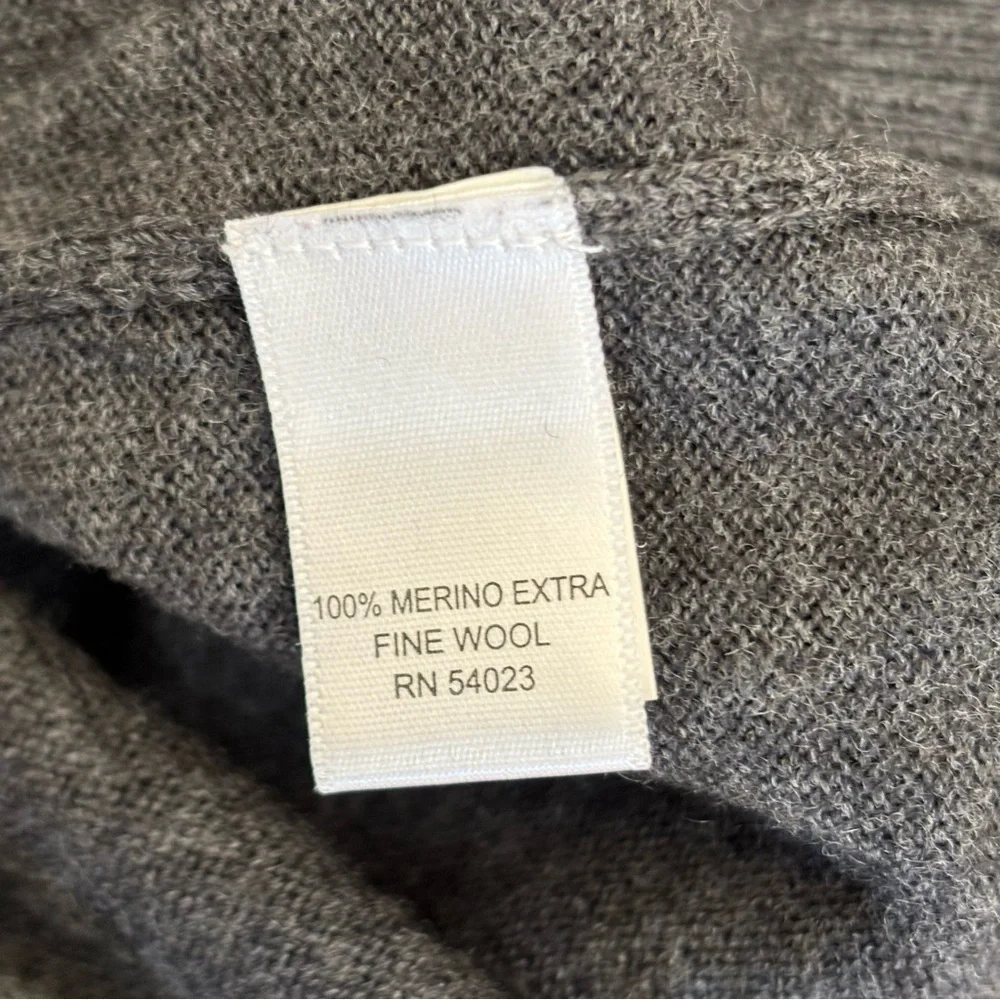 Banana Republic Men's Merino Wool V Neck Sweater Classic Preppy Academia Gray M
